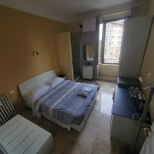 Hotel Emmy, Milán